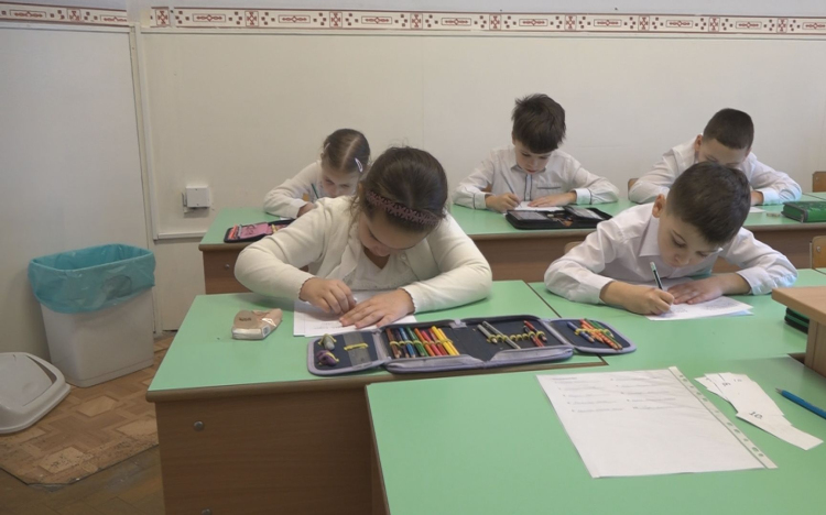 BETŰVETŐ SZÉPÍRÓVERSENY