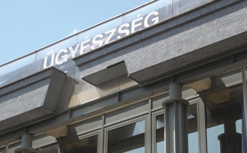 MAGÁVAL VITTE A PIACON TALÁLT TELI KOSARAT