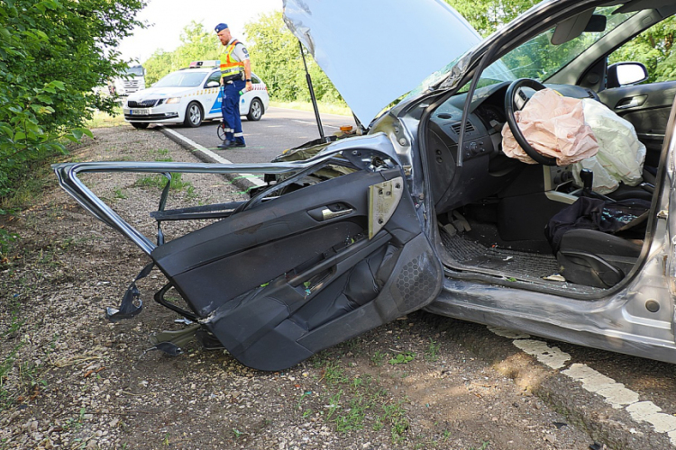  Kamionnal ütközött egy autó Kunszentmárton-Kungyalunál