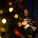 Az első adventi gyertya meggyújtása