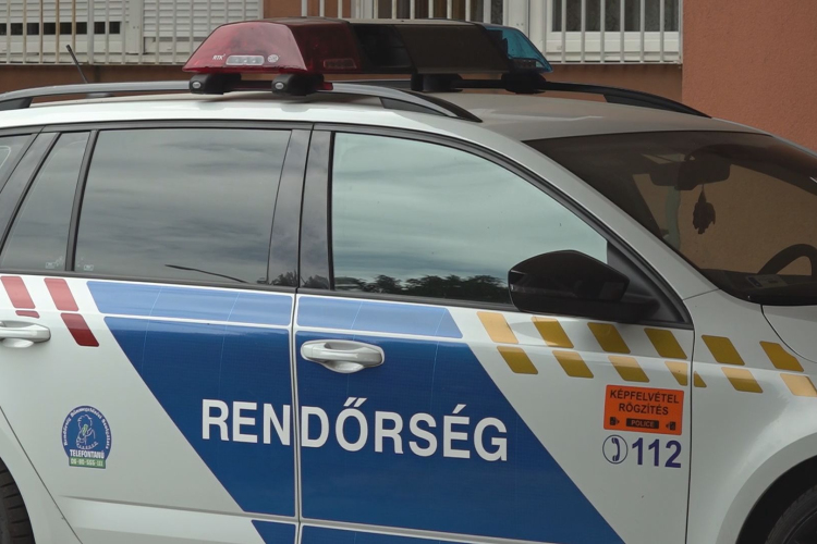 KOCSIKAT RÁMOLT KI SZOLNOKON