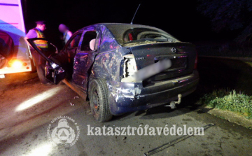  Lakókocsival ütközött egy autó Berekfürdőnél