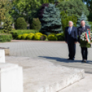 Koszorúzás a Hősök Napja alkalmából