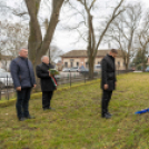 Koszorúzás Mándoky Kongúr István szobránál