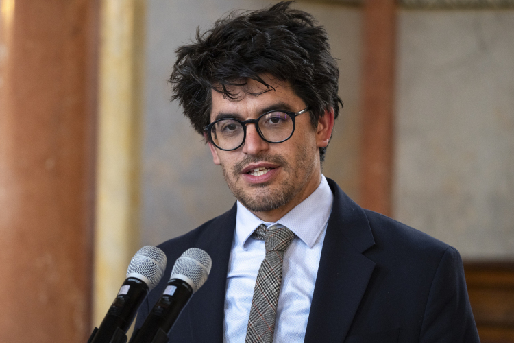 Velkey György László: komoly visszásságokra bukkantunk a diplomata-útlevelek kapcsán