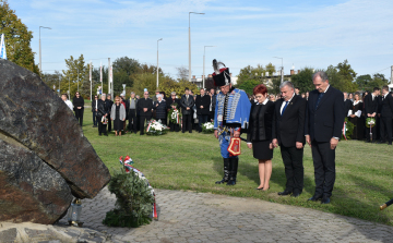 Megemlékezés a Nemzeti Gyásznapon