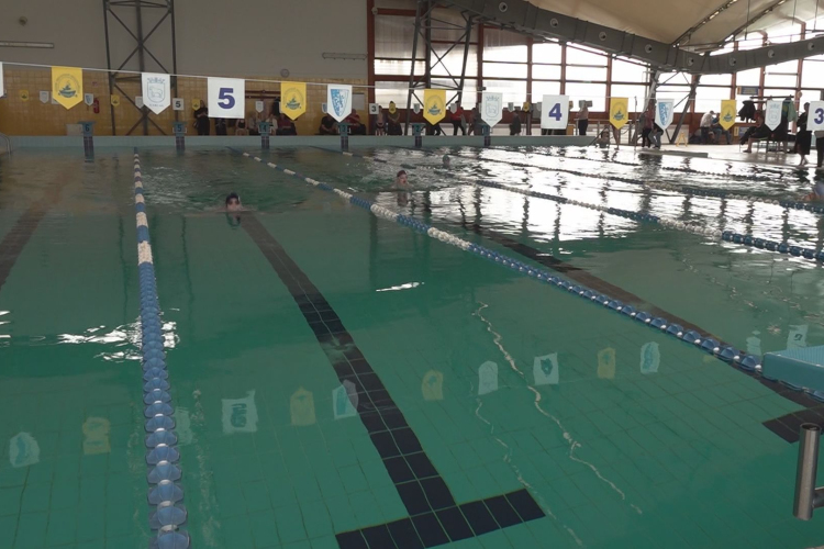 GYÓGYÚSZÓ VERSENY KARCAGON