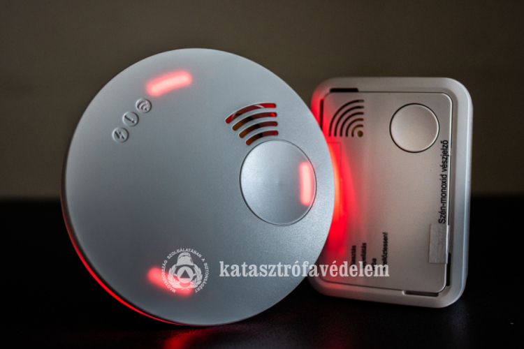 Helyesen jelzett a szén-monoxid érzékelő Szolnokon