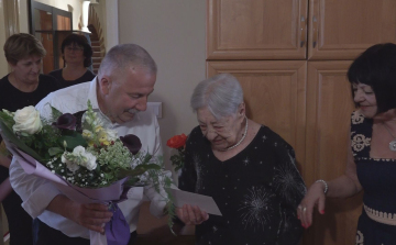 106 ÉVES NÉNI KÖSZÖNTÉSE