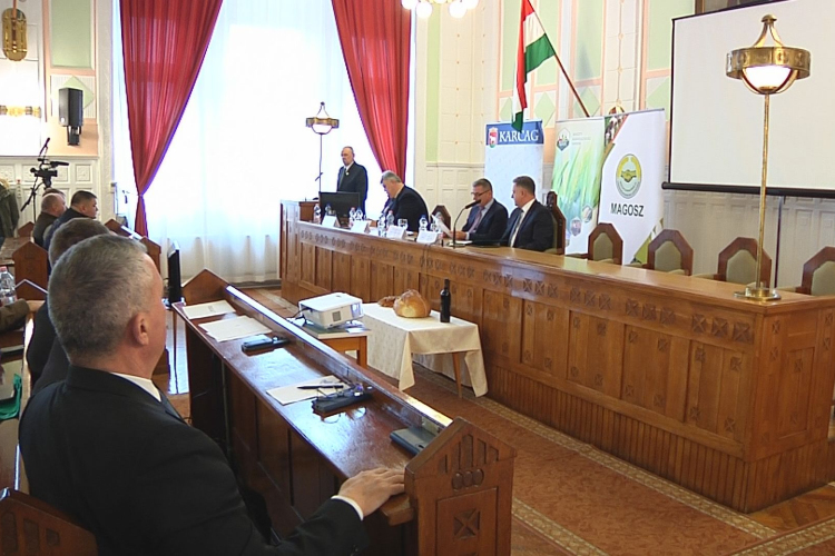 SAJTÓTÁJÉKOZTATÓT TARTOTT A NAK