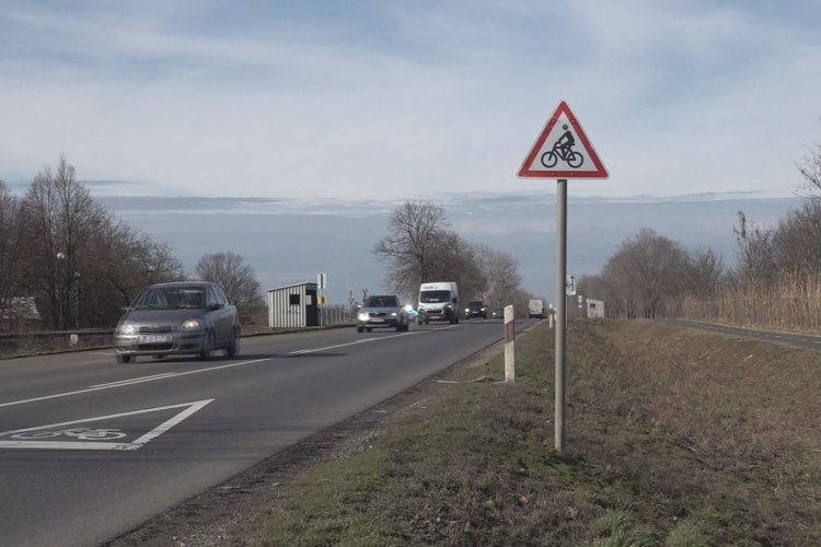 VESZÉLYES ELŐZÉS KARCAG HATÁRÁBAN