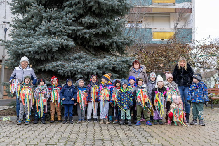 A Szent Pál Marista Általános Iskola farsangi felvonulása