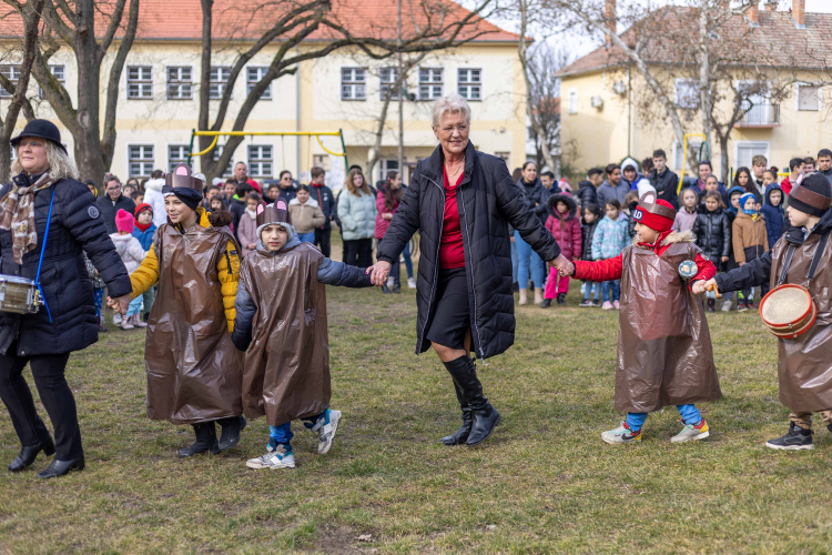 Farsangi felvonulás