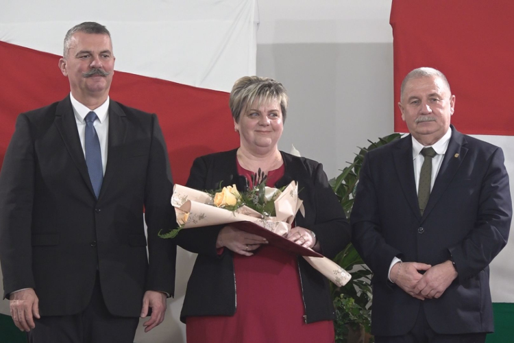 RANGOS ELISMERÉSBEN RÉSZESÜLT HANGYÁSI TIBORNÉ