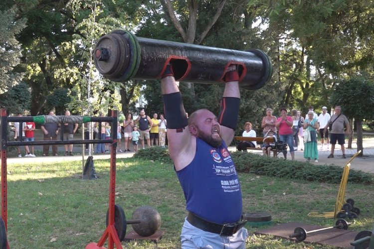 STRONGMAN BEMUTATÓ KISÚJSZÁLLÁSON