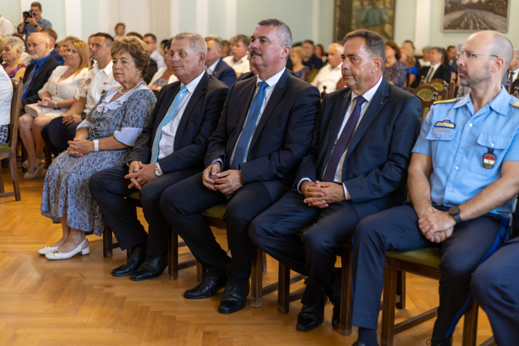 JÁSZ-NAGYKUN-SZOLNOK VÁRMEGYEI ÖNKORMÁNYZAT ÜNNEPI MEGEMLÉKEZÉSE 