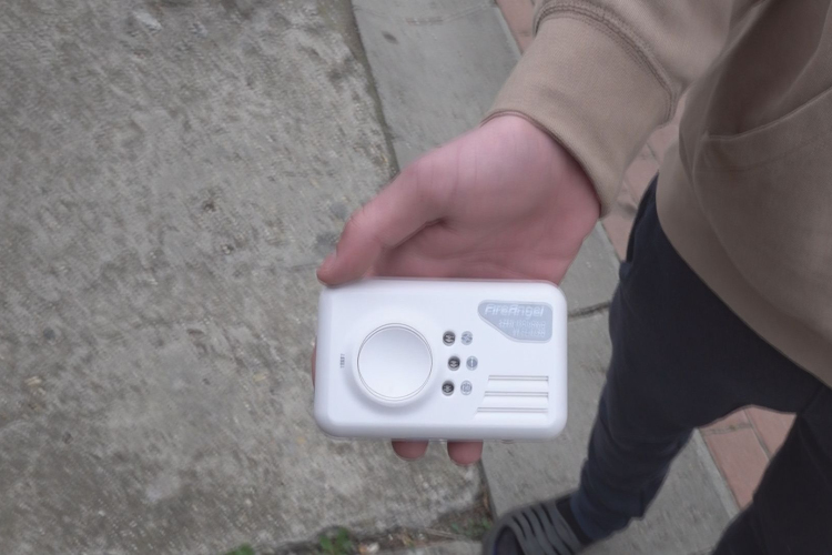 KÉT EMBER ÉLETÉT MENTETTE MEG A SZÉN-MONOXID ÉRZÉKELŐ SZOLNOKON