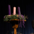 Az első adventi gyertya meggyújtása