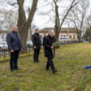 Koszorúzás Mándoky Kongúr István szobránál