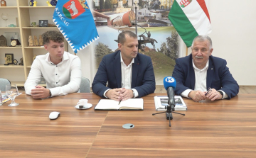HAT NEMZETKÖZI ÜZLET ÉRKEZHET KARCAGRA