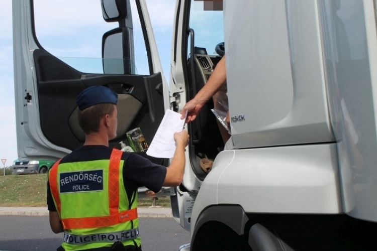 Hétszáz jogsértés a buszok és teherautók egyhetes ellenőrzésének mérlege