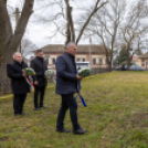 Koszorúzás Mándoky Kongúr István szobránál