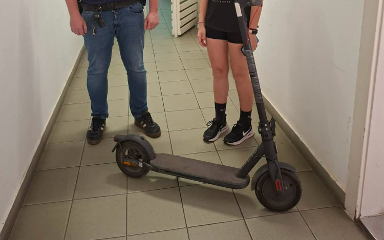 E-ROLLEREKRE FÁJT A FOGA