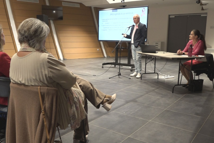 FIGYELEMFELHÍVÓ PROGRAM A MELLRÁK ELLENI KÜZDELEM JEGYÉBEN