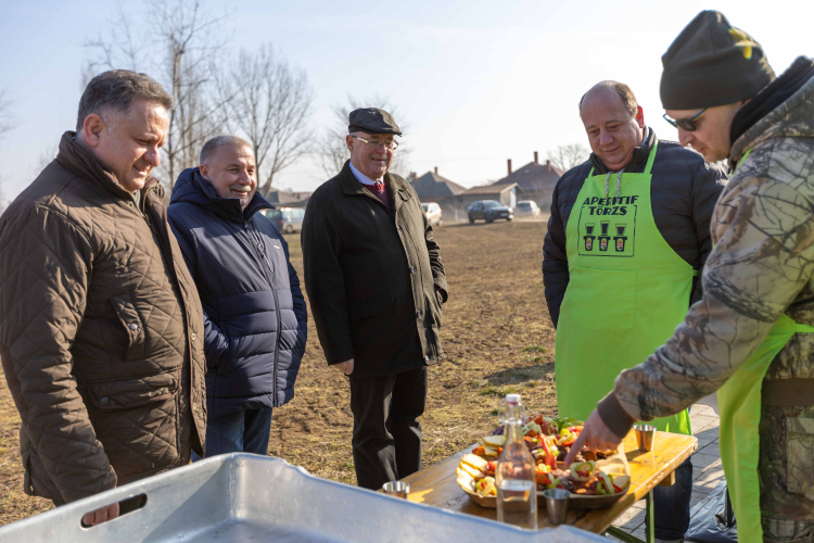Karcagi Kolbászízesítő Verseny