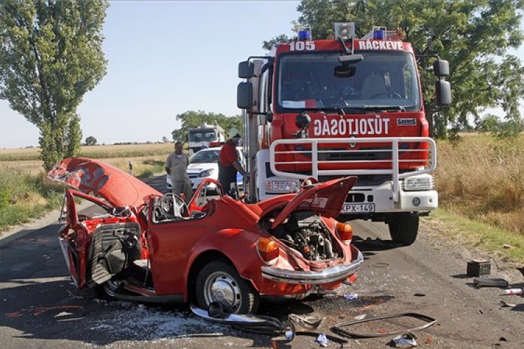 Hármas karambol az 51-es főúton Áporkánál