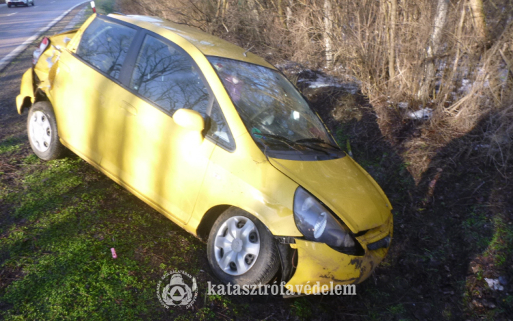  Öt balesettel indult a nap a Jászságban