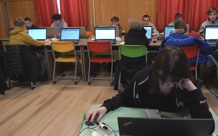 ORSZÁGOS KOMPETENCIAMÉRÉS A „REFIBEN”