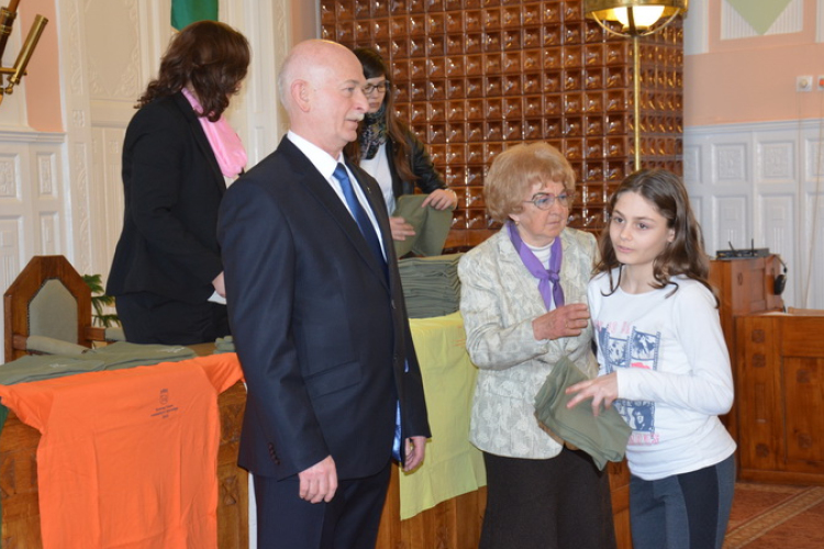 Kiválóan szereplő karcagi sportolót köszöntöttek.