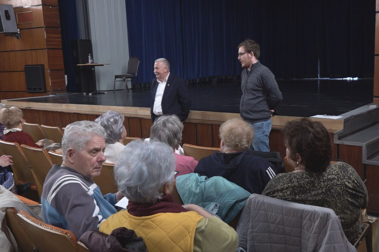 AKTÍV NYUGDÍJASÉLET KARCAGON