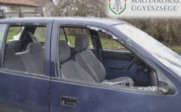 AZ AUTÓ BÁNTA A VITÁT