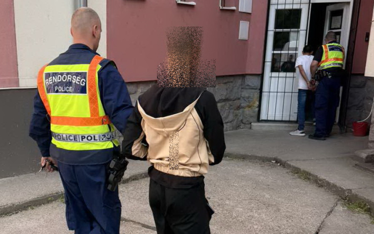 NEM ÁLLTAK MEG A RENDŐRÖKNEK