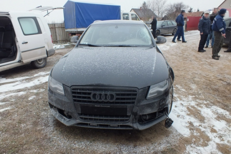 Zebrán gázolt, majd elhajtott a fiatal autós