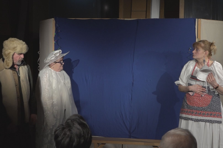 MEGTARTOTTA FARSANGI RENDEZVÉNYÉT AZ ÉLETET AZ ÉVEKNEK NYUGDÍJAS KLUB