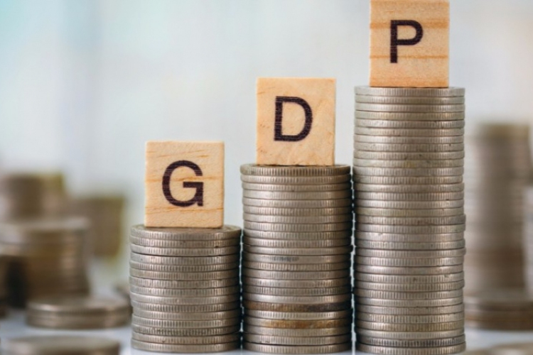 A szolgáltatások mellett az ipar és az építőipar is hozzájárult a GDP első negyedévi növekedéséhez