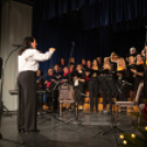 Az első adventi gyertya meggyújtása