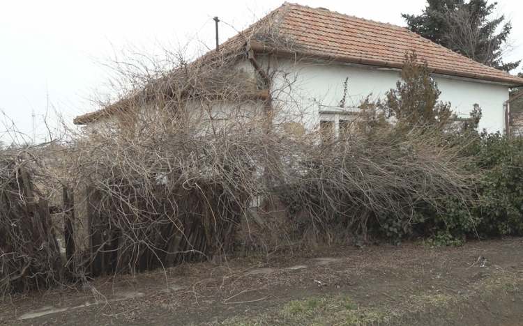 IDŐS FÉRFIT RABOLT KI TISZAPÜSPÖKIBEN