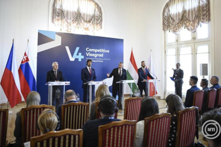 V4 csúcs - Ruszin-Szendi Romulusz: a V4 védelmi miniszteri együttműködés újra él