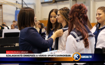SZALAGAVATÓ ÜNNEPSÉG A VÁROSI SPORTCSARNOKBAN