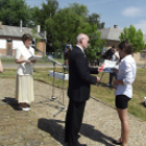 Koszorúk az emlékhelyen
