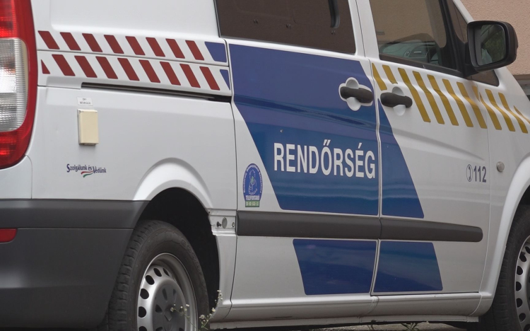 LOPOTT KOCSIVAL INDULT FÜRDŐZNI