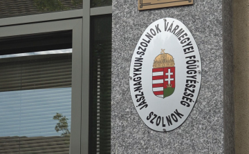 POKOLLÁ TETTE VOLT FELESÉGE ÉLETÉT