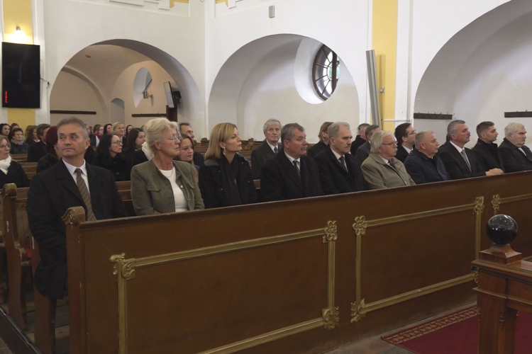 ÜNNEPI ISTENTISZTELET