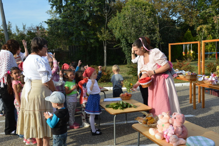 Mihály napi vásár az óvodában. Galériával