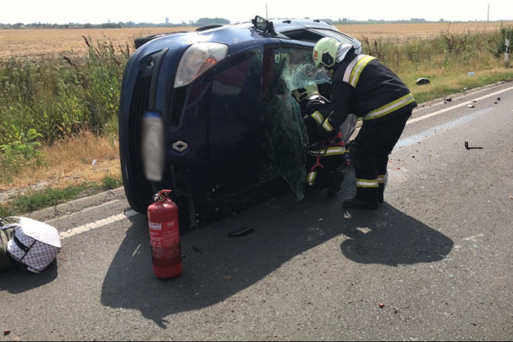 Kisbusszal karambolozott egy autó Törökszentmiklósnál
