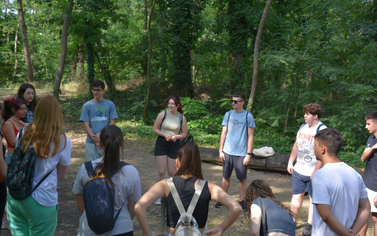 DIÁKNAP A NAGYKUNREFIBEN